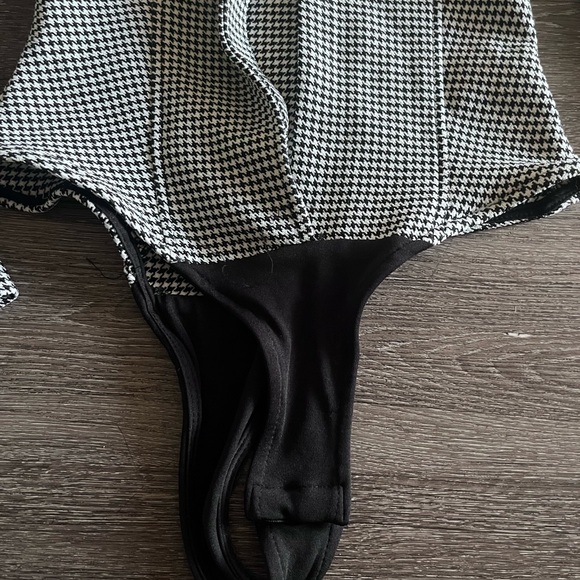 Zara Black and White Houndstooth Top - Picture 2 of 5